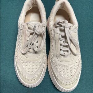 Dolce Vita Women's Cream Textured Sneakers